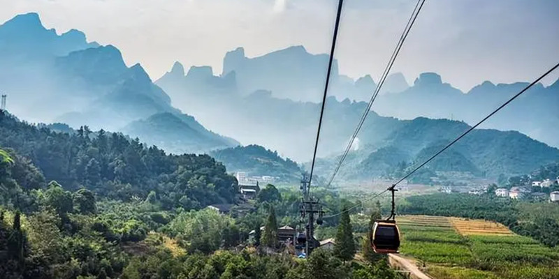 Tianmen Mt cableway tour.jpg