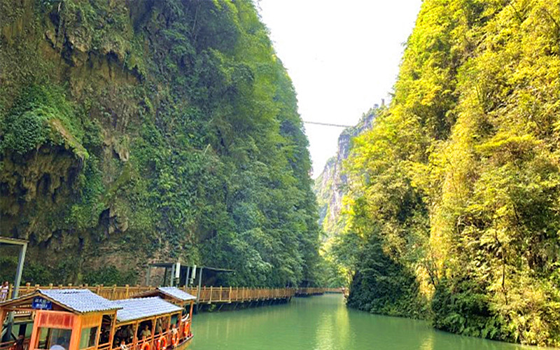 Rainbow lake2.jpg Rainbow lake2.jpg