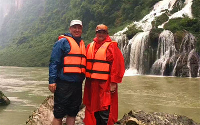 Russia Tourists Moayan River Rafting.jpg