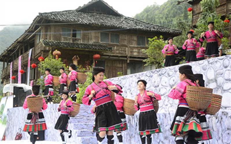 Red Clouthes Festival .jpg