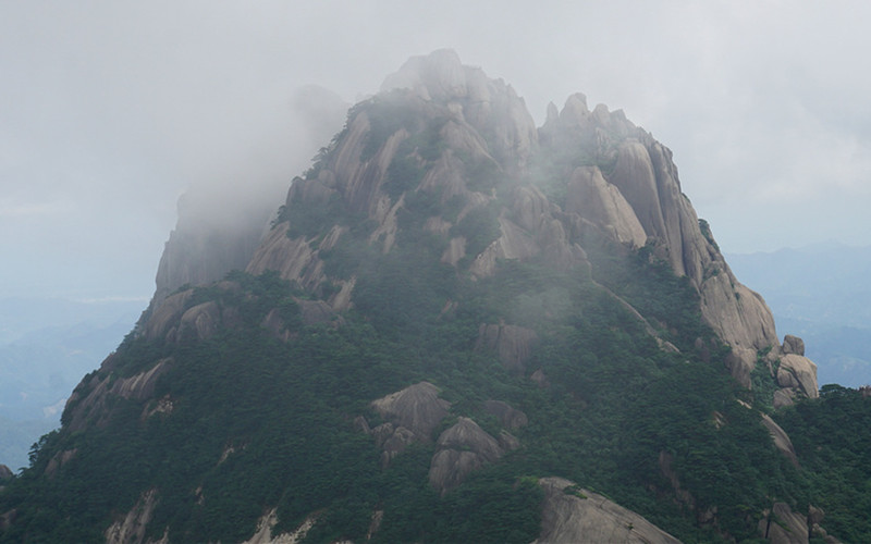 Lutus Peak.jpg