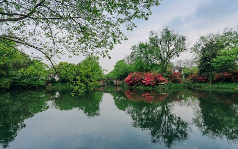 Yanggong Causeway.jpg
