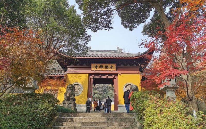 Lingying Temple2.jpg