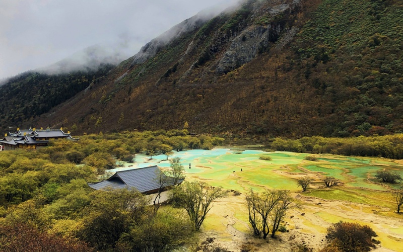 Huanglong in Jiuzhaigou.jpg
