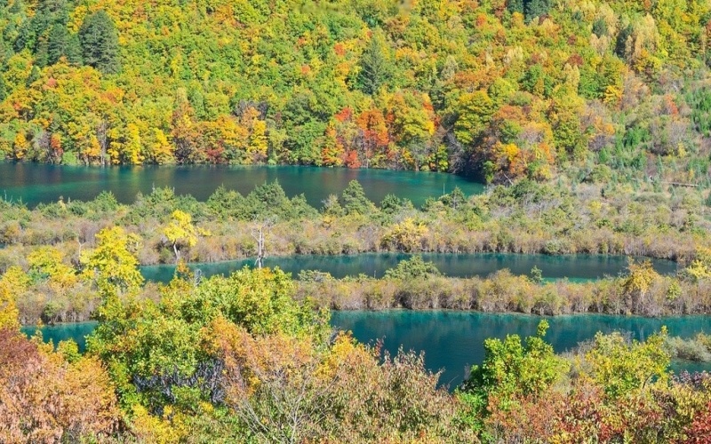 Shzuhengqun Seas in Jiuzhaihou.jpg