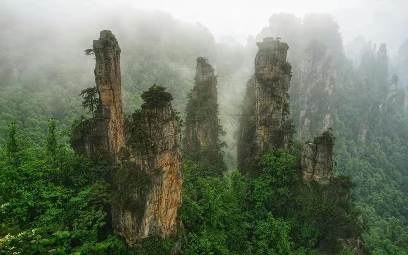 Stone Boat Sails to the Sea in Tianzi Mountain