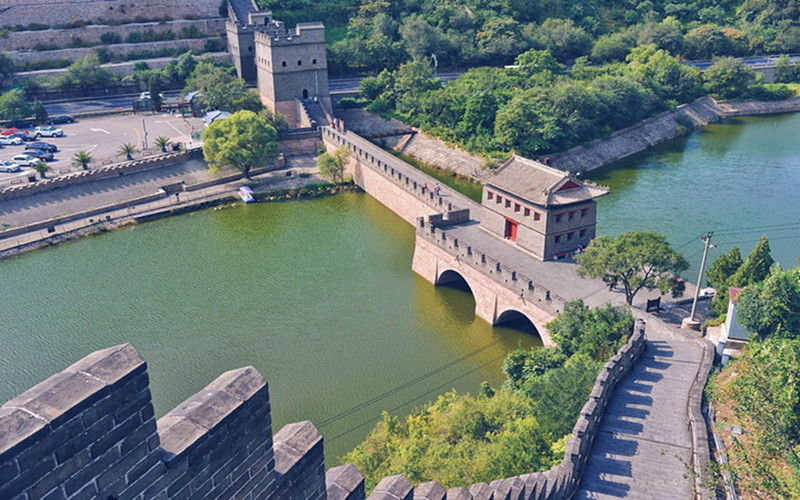 Climb Juyongguan Great Wall